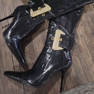 Patent buckle boots
